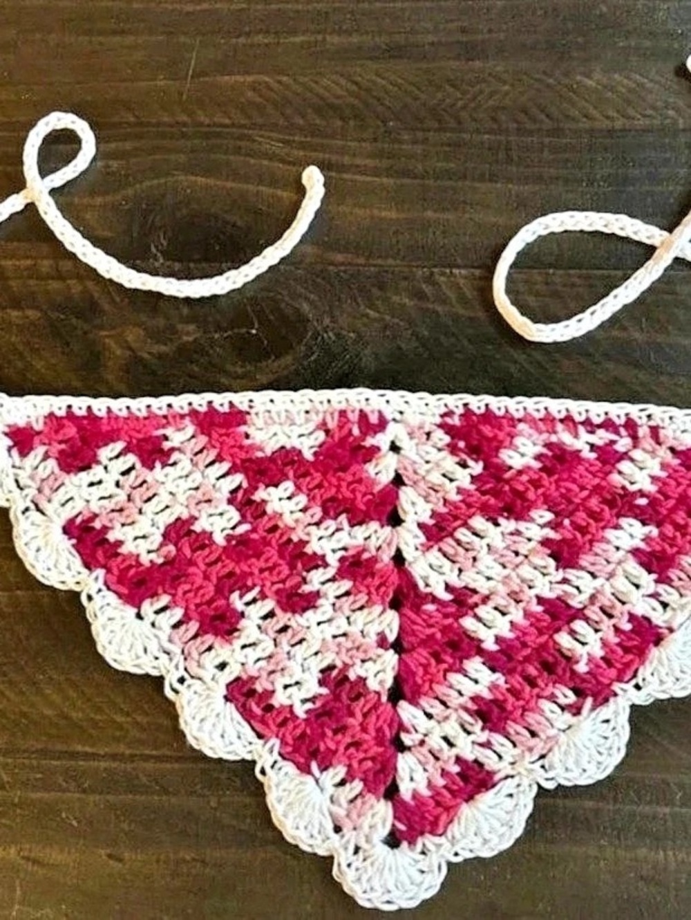 Crochet bandana in Pink & White Like New